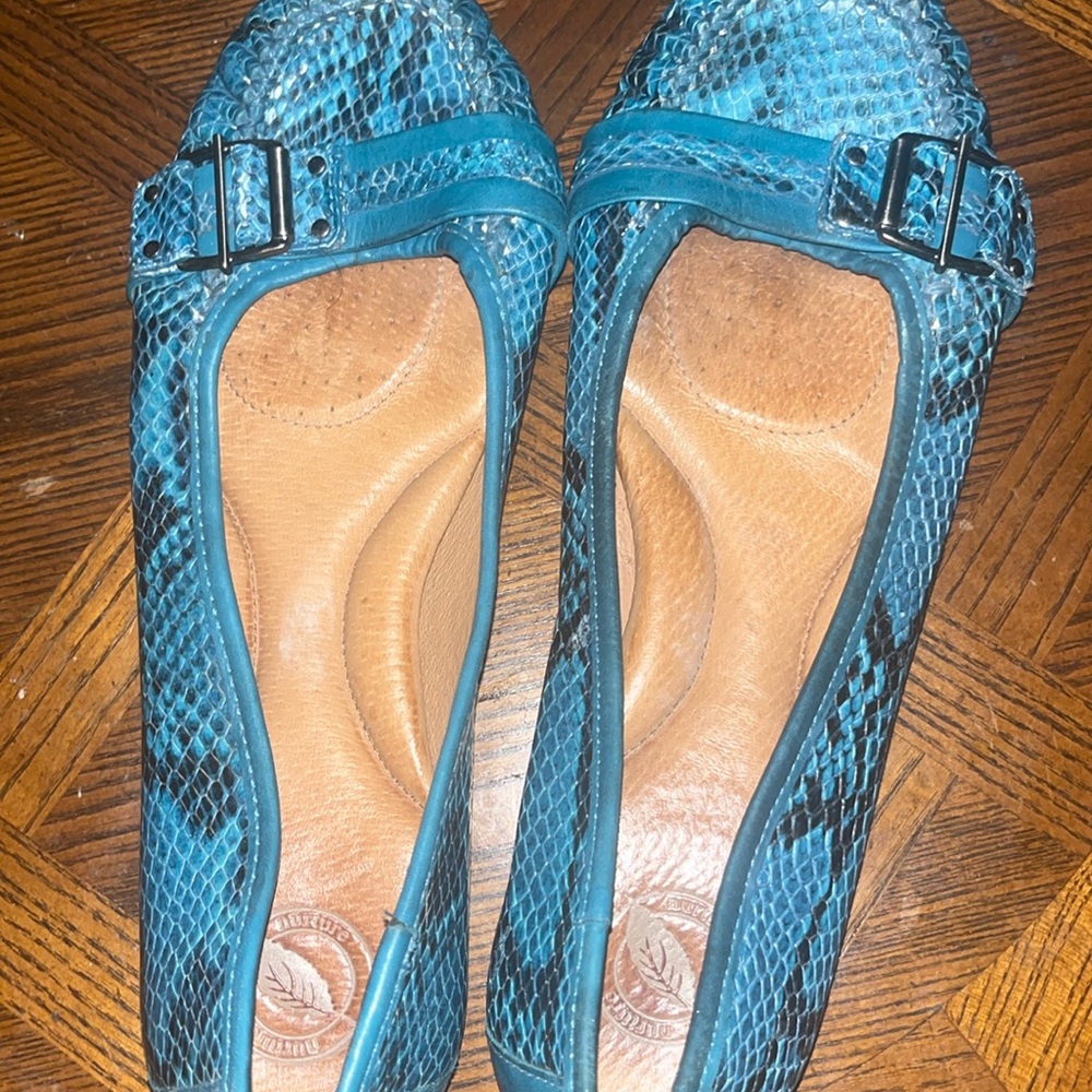 Never been work size 9 Women’s Nature Green slip ons